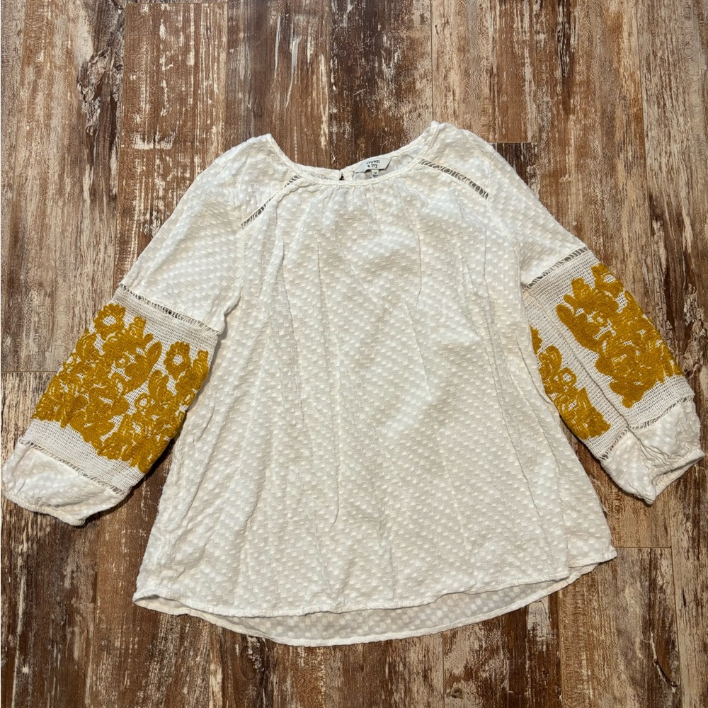 Crown & Ivy 3/4 sleeves top